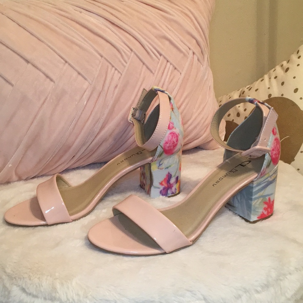 Beautiful Floral Shoes!